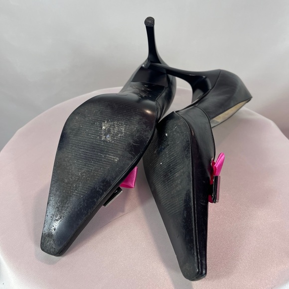 BCBG Bow Heels - Picture 4 of 4